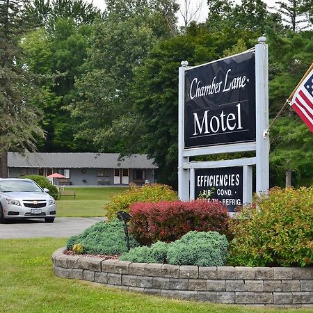 Chamber Lane Motel Round Lake Kültér fotó