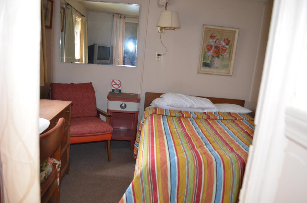 Chamber Lane Motel Round Lake Kültér fotó
