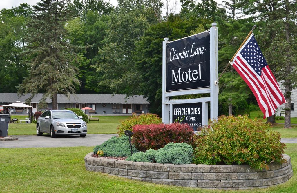 Chamber Lane Motel Round Lake Kültér fotó